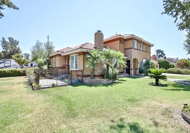 Photo 2 of Single family home for sale at 4704 E Centralia St, Long Beach, CA 90808 | MLS# PW26069642 | Listing updated on 2026-09-26