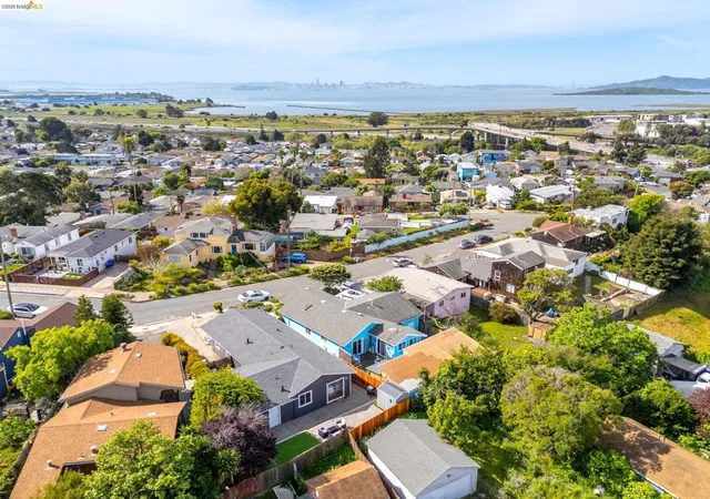 3rd image of 1354 Santa Clara St, Richmond, CA 94804 | MLS# 41129196