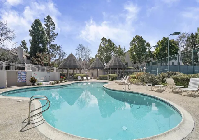 3rd image of 8490 Via Sonoma #10, La Jolla, CA 92037 | MLS# 260007551SD