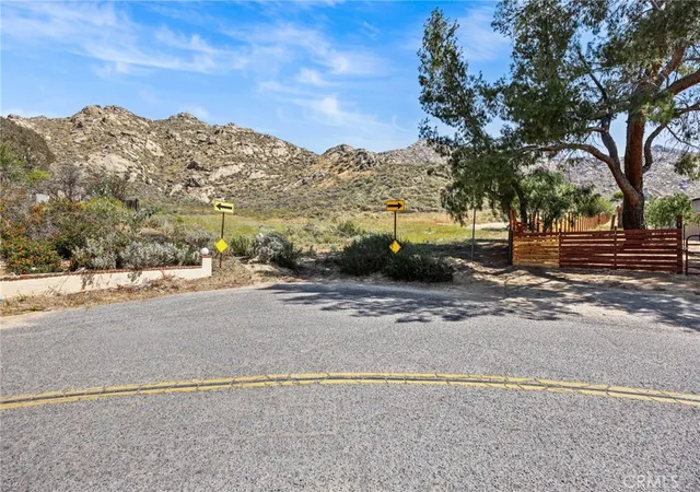 2nd image of 2001 Mt Vernon, Riverside, CA 92507 | MLS# CV26068534