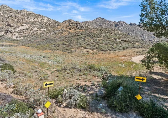 3rd image of 2001 Mt Vernon, Riverside, CA 92507 | MLS# CV26068534