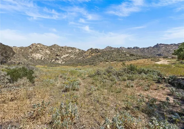 4th image of 2001 Mt Vernon, Riverside, CA 92507 | MLS# CV26068534
