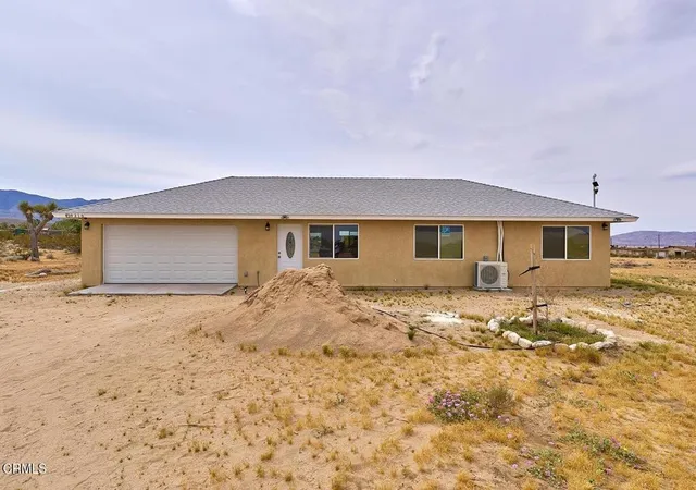 Homes for sale in Lucerne Valley, CA | 9210 Cherokee Trl, Lucerne Valley, CA 92356 | MLS# P1-26514