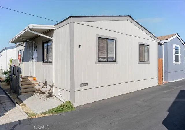 Photo 2 of Manufactured home for sale at 7560 Woodman Pl #65, Van Nuys, CA 91405 | MLS# SR26069435 | Listing updated on 2026-09-28