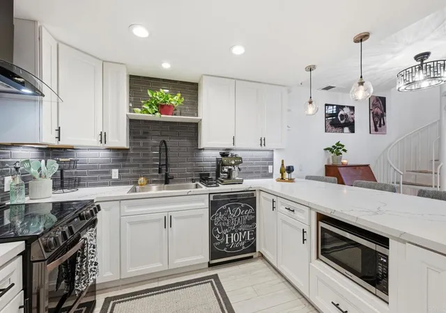 Homes for sale in Chula Vista, CA | 744 Eastshore Ter #102, Chula Vista, CA 91913 | MLS# NDP2603082