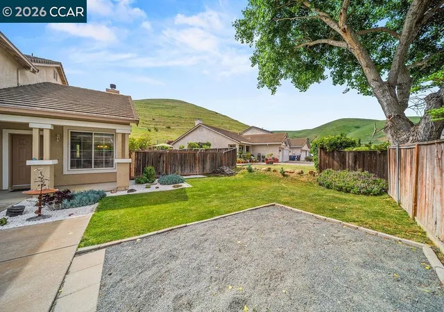 Photo 3 of Sale Pending at 1065 Dawnview Ct, Pittsburg, CA 94565 | MLS# 41129235 | Listing updated on 2026-07-09