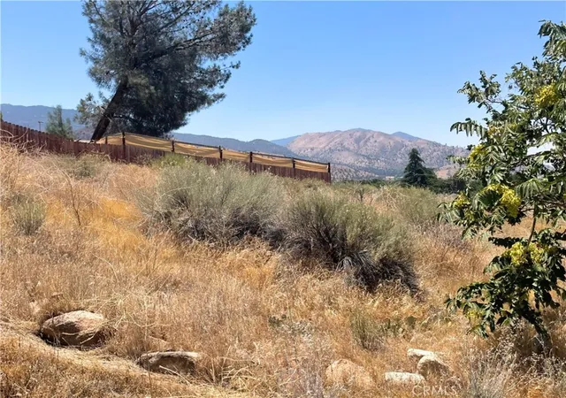 Photo 4 of Land for sale at 0 Edna St, Lake Isabella, CA 93240 | MLS# GD26068979 | Listing updated on 2026-05-21