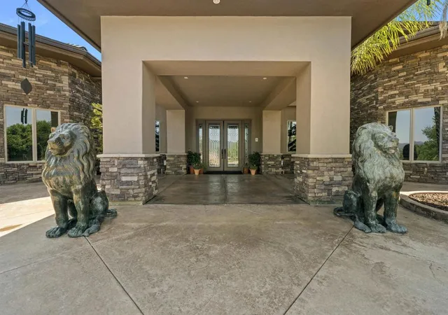 5th image of 2882 Conestoga Circle, Alpine, CA 91901 | MLS# 260007597SD