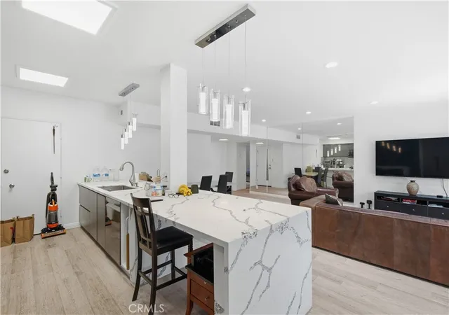 3rd image of 7309 Franklin Ave #105, Los Angeles, CA 90046 | MLS# PW26070048