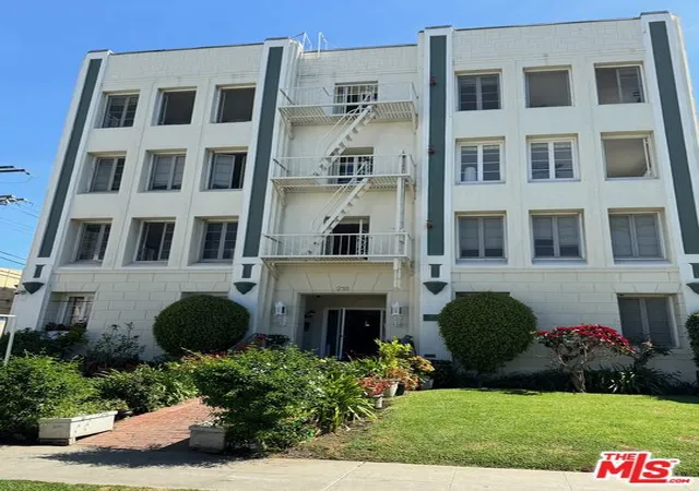 Homes for sale in Beverly Hills, CA | 218 S Tower Dr, Beverly Hills, CA 90211 | MLS# 26672315