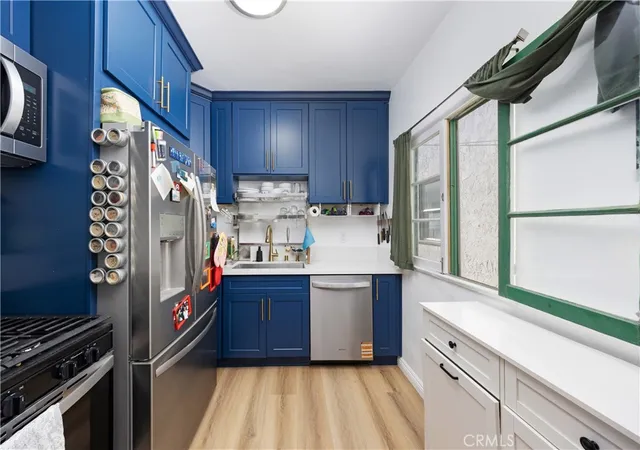 Photo 3 of House for sale at 28 Argonne Ave, Long Beach, CA 90803 | MLS# PW26070133 | Listing updated on 2026-04-28