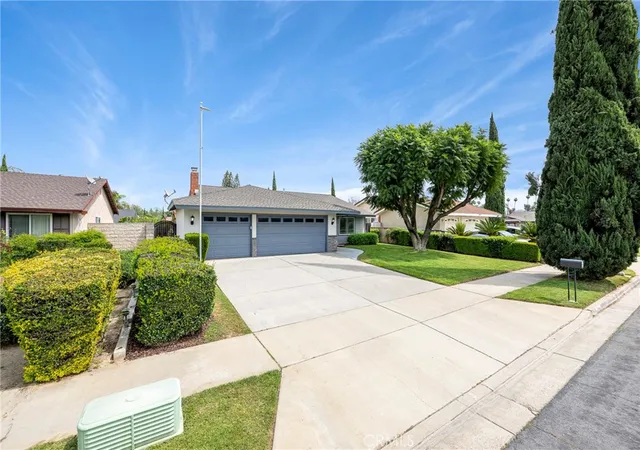 3rd image of 2845 Roncador, Riverside, CA 92503 | MLS# IG26070167