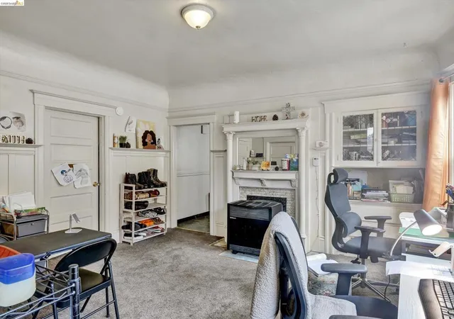 Photo 3 of Sale Pending at 820 52nd Street, Emeryville, CA 94608 | MLS# 41129277 | Listing updated on 2026-09-01