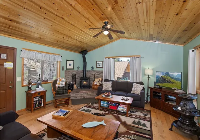 4th image of 33653 Green Valley Ln, Green Valley Lake, CA 92341 | MLS# IG26070235