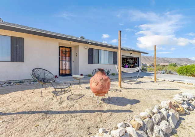 Homes for sale in 29 Palms, CA | 74591 Alta Loma Dr, 29 Palms, CA 92277 | MLS# 219145680DA