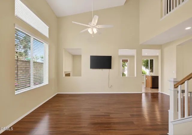 3rd image of 1705 Via Pajaro, Camarillo, CA 93012 | MLS# V1-35531