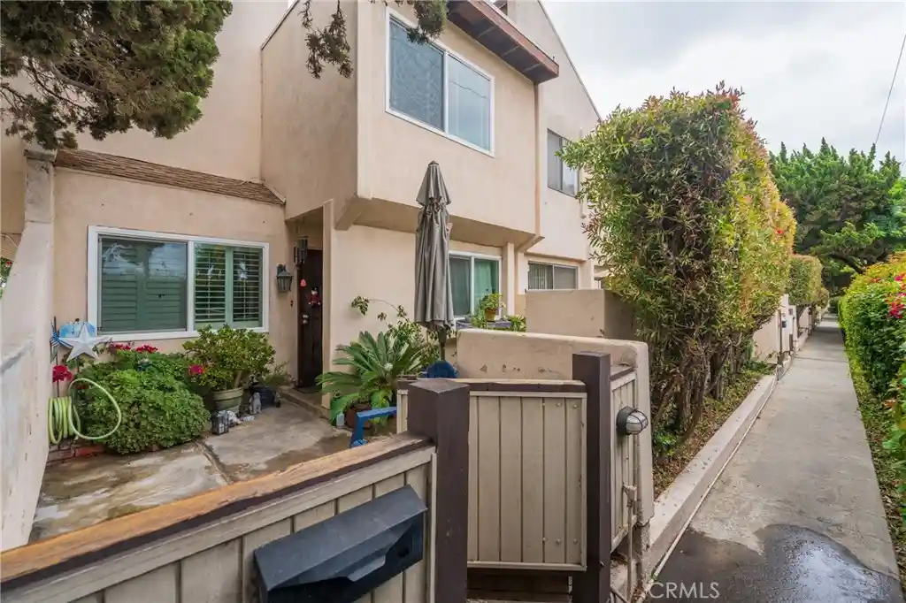 Listing Photo 1 - Condo for sale in 16710 Orange Ave located at 16710 Orange Ave, Paramount, CA 90723 - Unit #A1