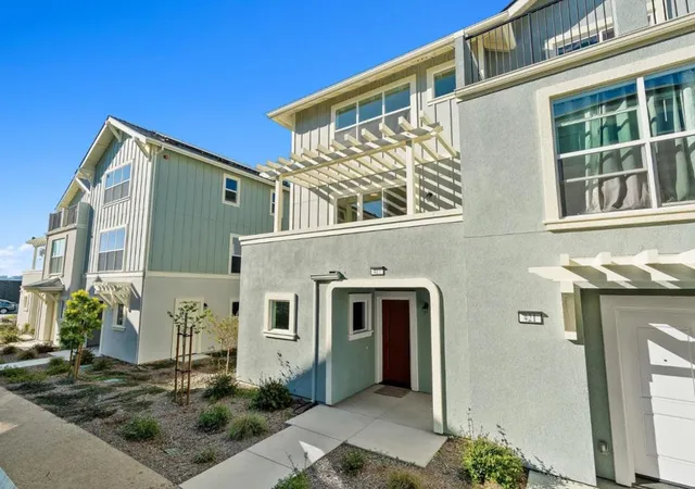 Photo 3 of Townhouse for sale at 417 Annie Dr, Watsonville, CA 95076 | MLS# ML82041197 | Listing updated on 2026-10-12
