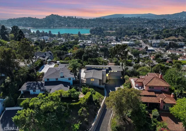 2nd image of 2377 Silver Ridge Avenue, Los Angeles, CA 90039 | MLS# DW26070229