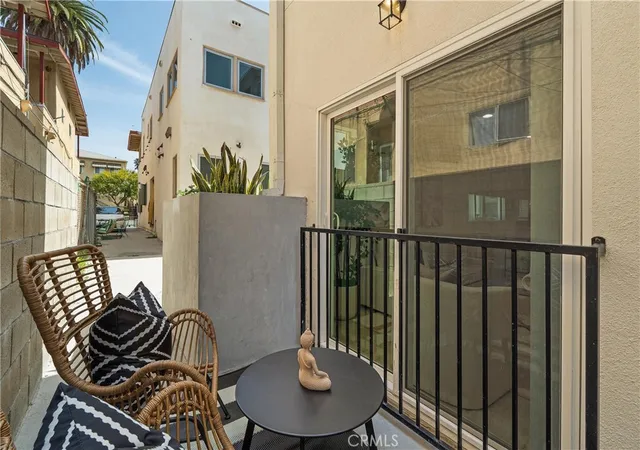 Homes for sale in Los Angeles, CA | 1409 N Hobart, Los Angeles, CA 90027 | MLS# SB26065521