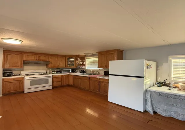 Photo 3 of Manufactured home for sale at 1500 Virginia Pl #SPC147, San Jose, CA 95116 | MLS# ML82041205 | Listing updated on 2026-06-28