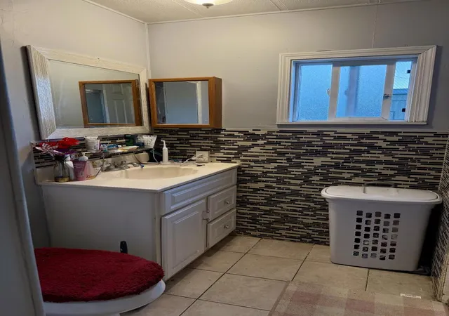 Photo 4 of Manufactured home for sale at 1500 Virginia Pl #SPC147, San Jose, CA 95116 | MLS# ML82041205 | Listing updated on 2026-06-28