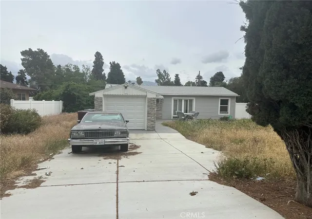 Photo 3 of Single family home for sale at 310 Santa Rita Pl, Banning, CA 92220 | MLS# CV26070136 | Listing updated on 2026-09-30