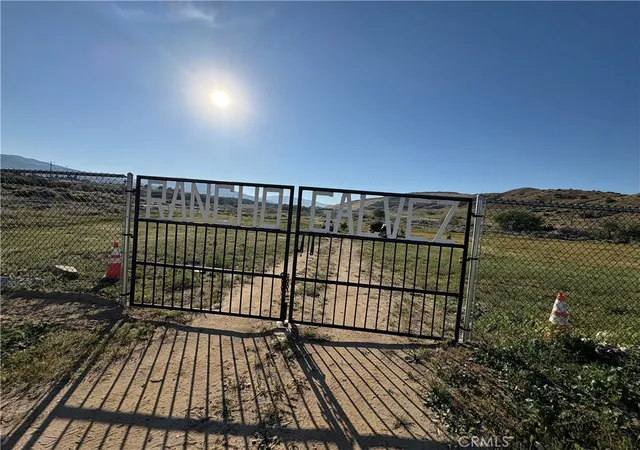 1st image of 0 Tierra Subida, Palmdale, CA 93550 | MLS# SR26070610