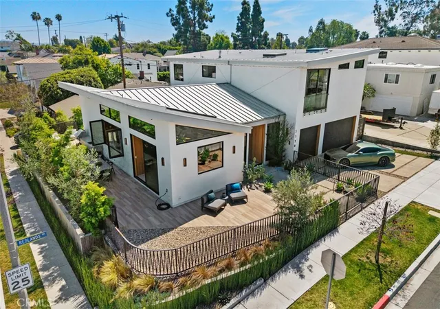 Photo 2 of Single family home for sale at 2398 Redlands Dr, Newport Beach, CA 92660 | MLS# OC26070303 | Listing updated on 2026-10-02