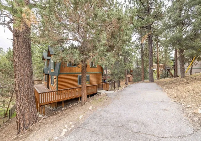 Homes for sale in Sugarloaf, CA | 143 Santa Barbara, Sugarloaf, CA 92386 | MLS# IG26067731