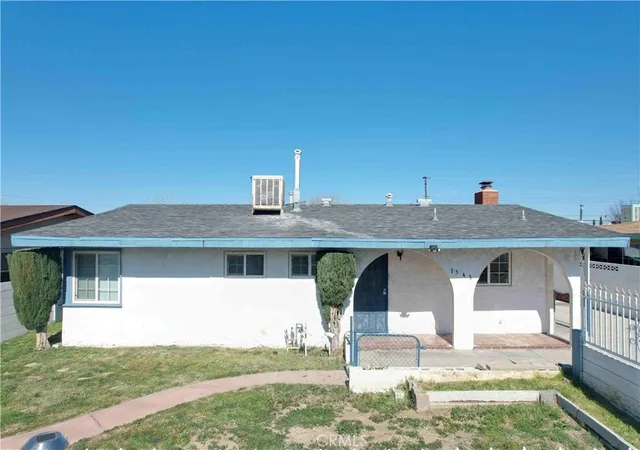 Photo 2 of Single family home for sale at 1543 Elizabeth Lake, Palmdale, CA 93551 | MLS# WS26070621 | Listing updated on 2026-09-09