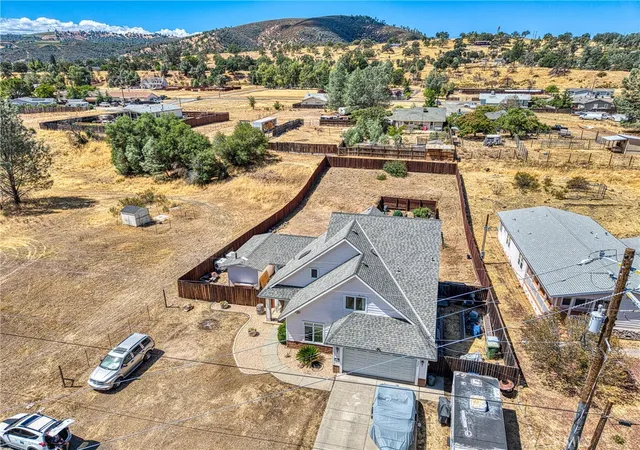 Homes for sale in Clearlake Oaks, CA | 2920 Meadow Creek Rd, Clearlake Oaks, CA 95423 | MLS# LC26070708