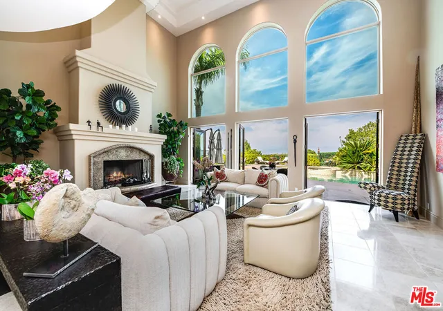 Photo 4 of Single family home for sale at 12145 Summit Ct, Beverly Hills, CA 90210 | MLS# 26672693 | Listing updated on 2026-04-10