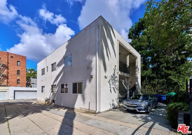 27th image of 705 S Gramercy Pl, Los Angeles, CA 90005 | MLS# 26672721