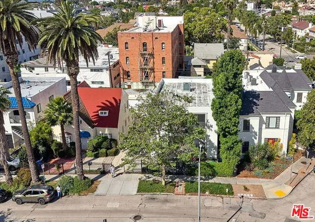 2nd image of 705 S Gramercy Pl, Los Angeles, CA 90005 | MLS# 26672721