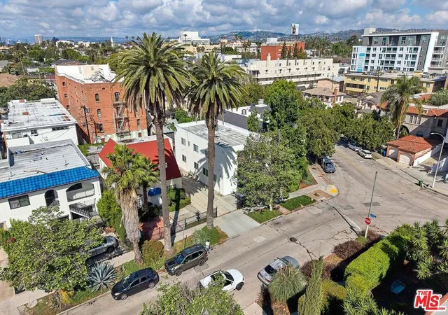 3rd image of 705 S Gramercy Pl, Los Angeles, CA 90005 | MLS# 26672721