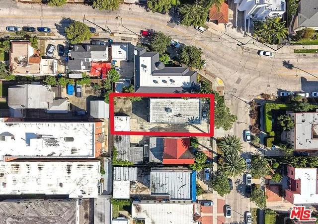 4th image of 705 S Gramercy Pl, Los Angeles, CA 90005 | MLS# 26672721