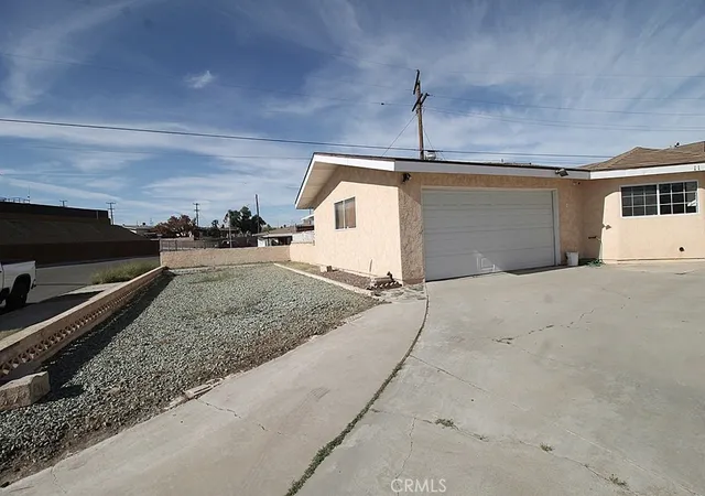 Photo 3 of Single family home for sale at 1105 Bigger, Barstow, CA 92311 | MLS# HD26063775 | Listing updated on 2026-10-06