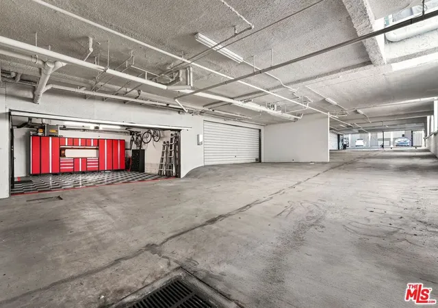 Homes for sale in Santa Monica, CA | 1013 16th St #101, Santa Monica, CA 90403 | MLS# 26672403