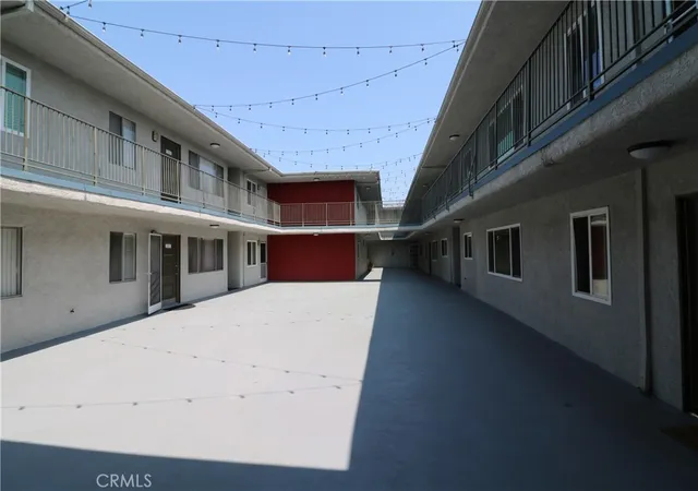 3rd image of 525 S Shelton #102, Burbank, CA 91506 | MLS# BB26045174
