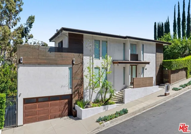 1st image of 2340 Jupiter Dr, Los Angeles, CA 90046 | MLS# 26671675