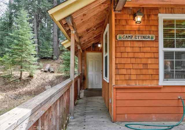 Homes for sale in Fish Camp, CA | 7739 Black Pine, Fish Camp, CA 93623 | MLS# FR26071112