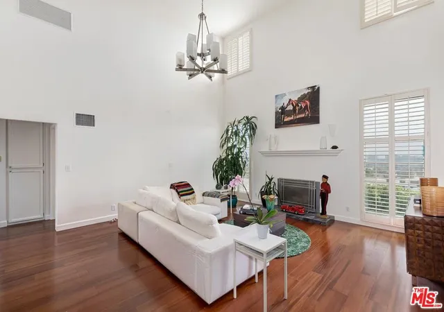 3rd image of 964 Hancock Ave #302, West Hollywood, CA 90069 | MLS# 26671521