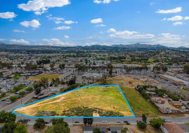3rd image of 125 N Ramona St, Ramona, CA 92065 | MLS# 260007739SD