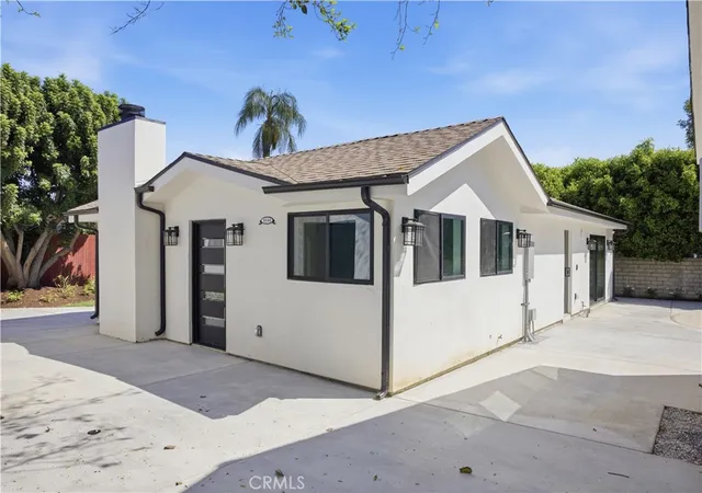 4th image of 8542 De Celis Pl, North Hills, CA 91343 | MLS# SR26070037