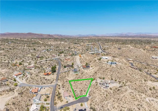 2nd image of 57006 Pinto Ct, Yucca Valley, CA 92284 | MLS# JT26071257