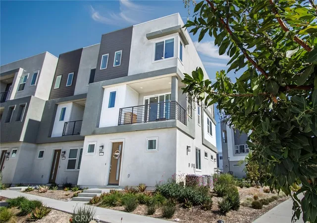 38th image of 26857 Laurel Mountain Loop, Valencia, CA 91381 | MLS# SR26070475