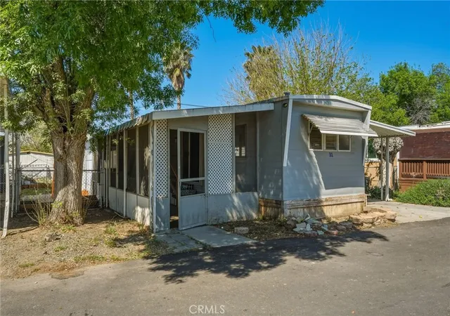 Photo 3 of Manufactured home for sale at 2150 S San Jacinto Ave #31, San Jacinto, CA 92583 | MLS# WS26071298 | Listing updated on 2026-06-19