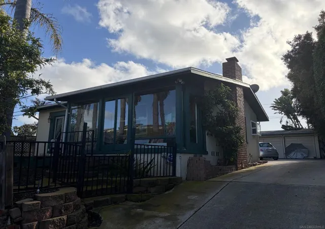 Photo 1 of Sale Pending at 415 S Weitzel St, Oceanside, CA 92054 | MLS# 260007769SD | Listing updated on 2026-07-14