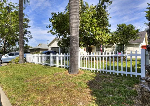 Photo 2 of Single family home for sale at 1029 E Galatea, Azusa, CA 91702 | MLS# GD26068312 | Listing updated on 2026-09-27